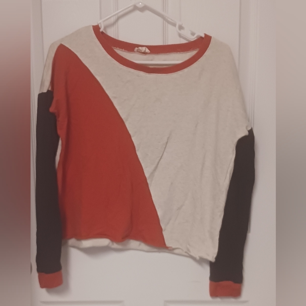 Hem & thread  shirt Size S